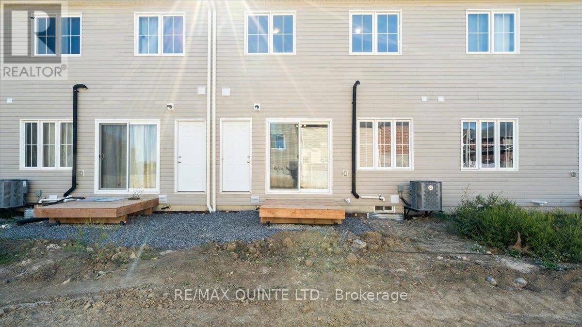53 Lincoln Drive, Belleville, Ontario  K8N 0T7 - Photo 29 - X12410721