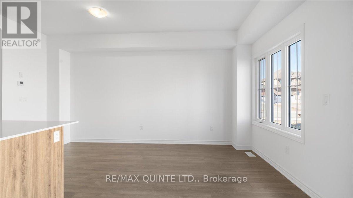53 Lincoln Drive, Belleville, Ontario  K8N 0T7 - Photo 7 - X12410721
