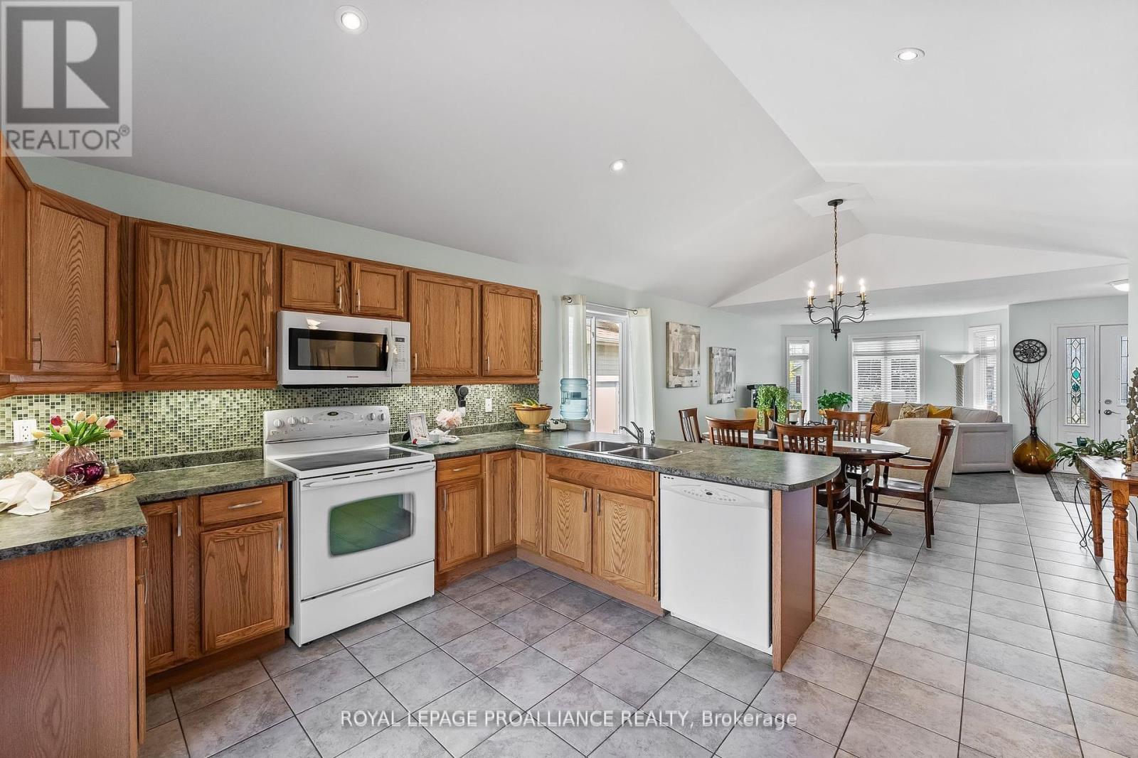 254 Raglan Street, Brighton, Ontario  K0K 1H0 - Photo 11 - X12410831