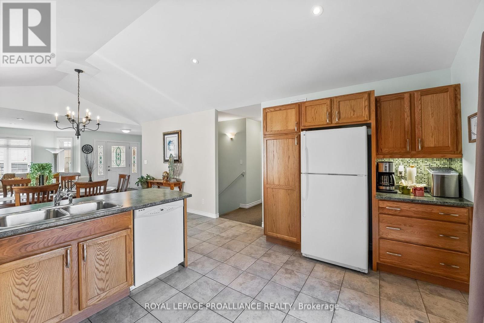 254 Raglan Street, Brighton, Ontario  K0K 1H0 - Photo 12 - X12410831