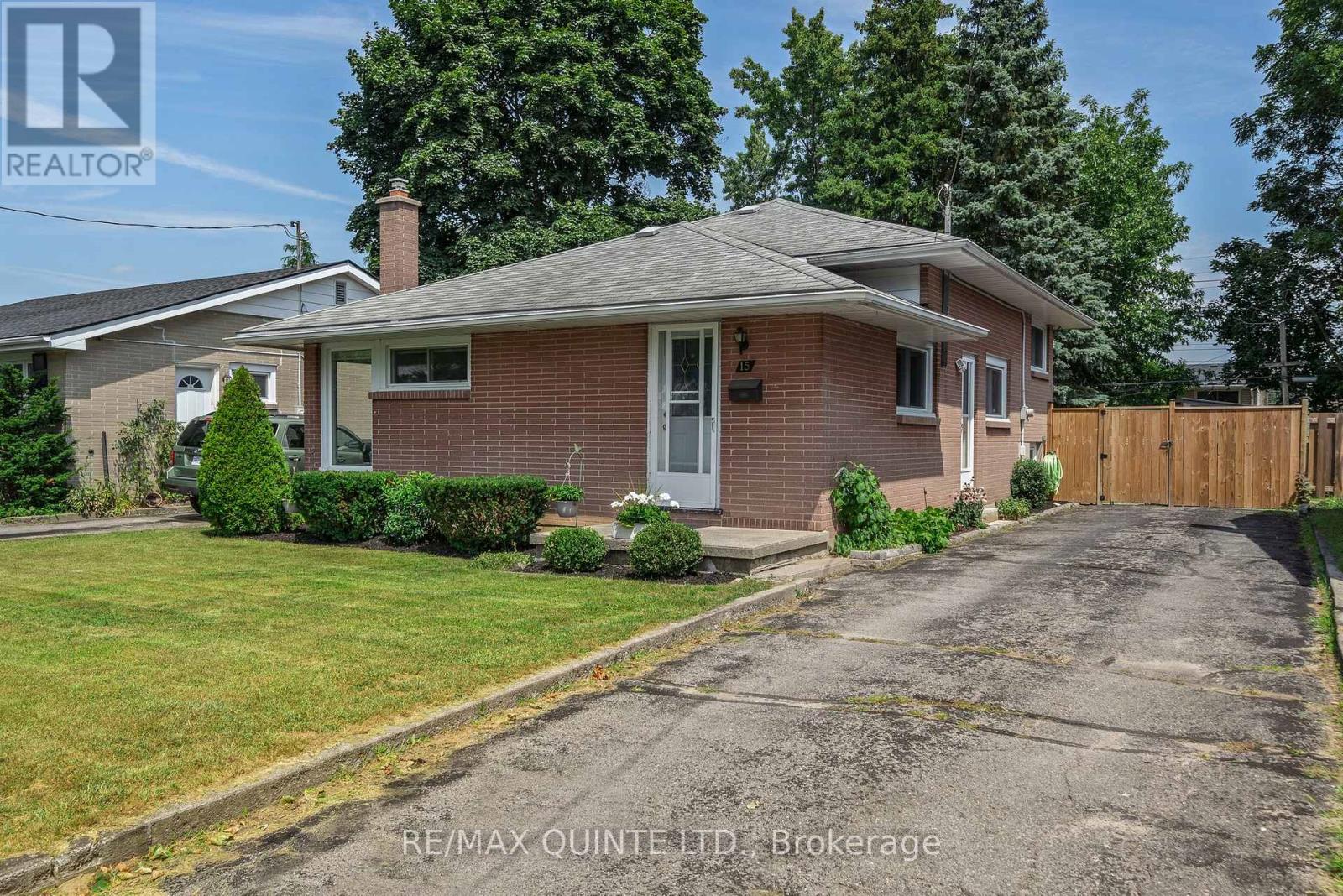15 LINTON PARK ROAD, Belleville, Ontario