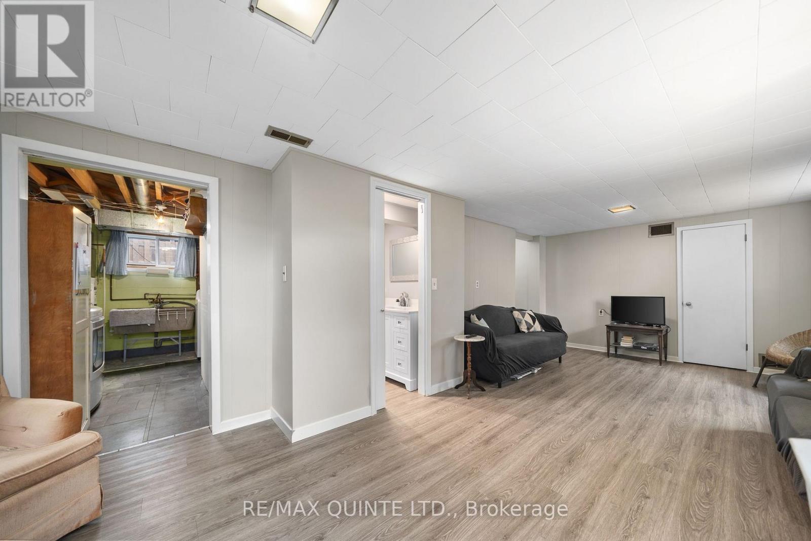 15 Linton Park Road, Belleville, Ontario  K8N 4K7 - Photo 23 - X12411247