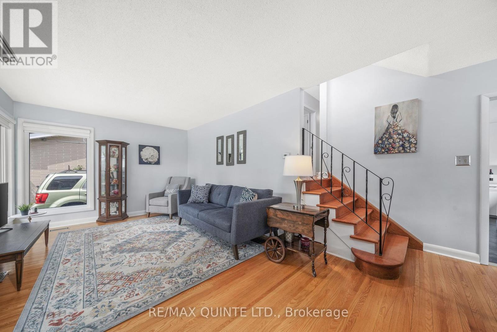 15 Linton Park Road, Belleville, Ontario  K8N 4K7 - Photo 4 - X12411247