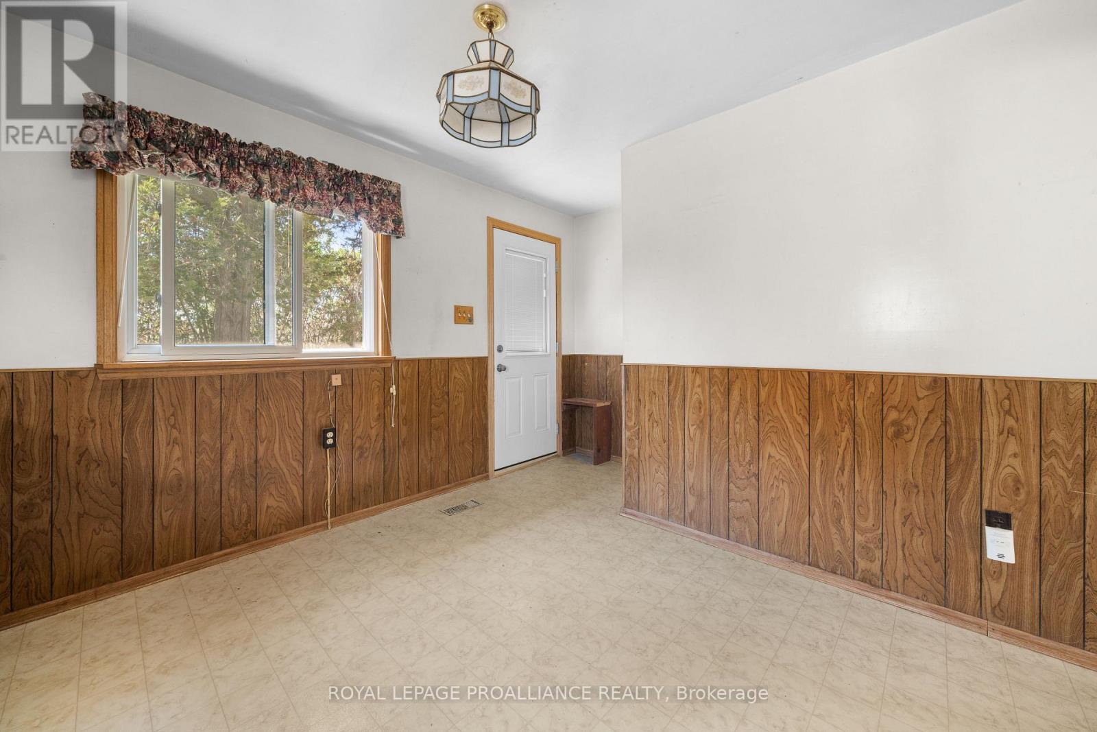 473 County Rd 19, Prince Edward County, Ontario  K0K 1A0 - Photo 13 - X12411614