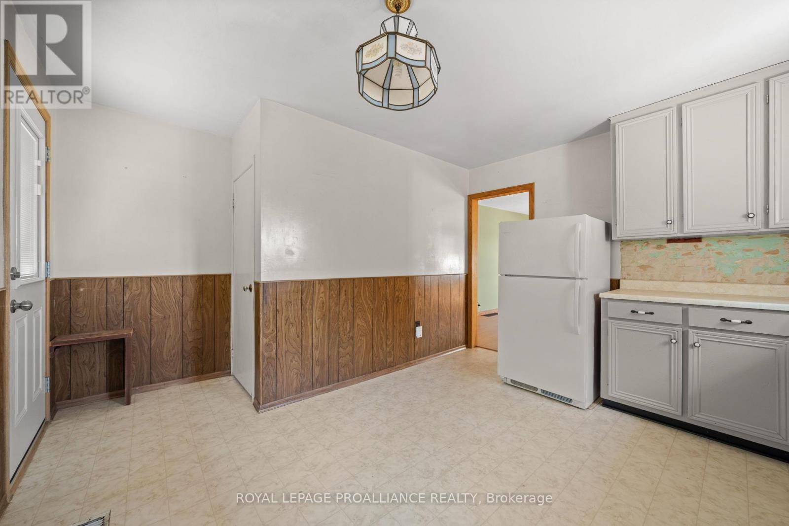 473 County Rd 19, Prince Edward County, Ontario  K0K 1A0 - Photo 14 - X12411614
