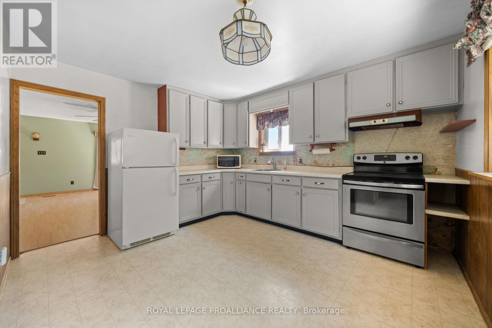 473 County Rd 19, Prince Edward County, Ontario  K0K 1A0 - Photo 15 - X12411614