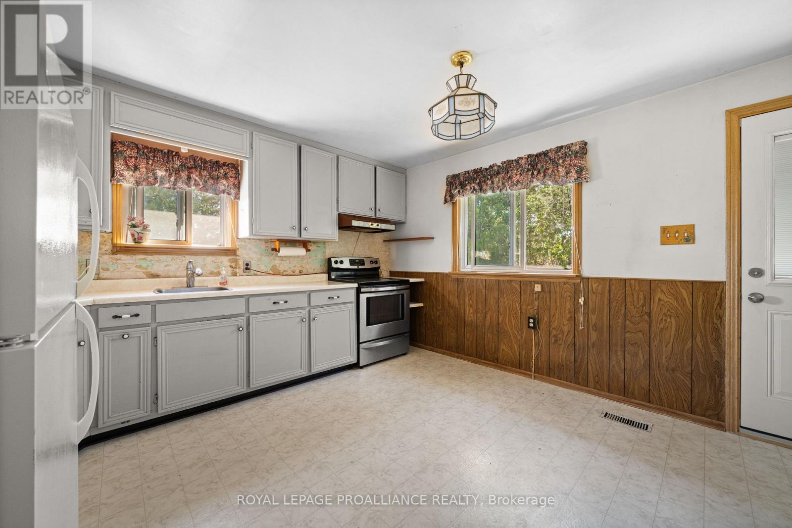 473 County Rd 19, Prince Edward County, Ontario  K0K 1A0 - Photo 16 - X12411614