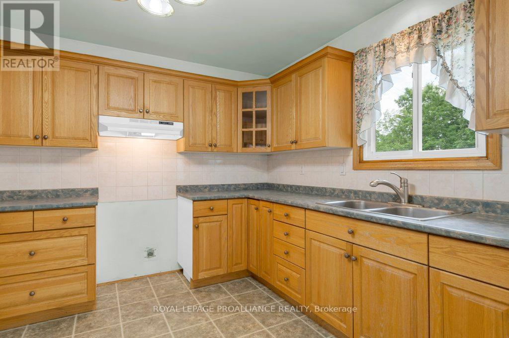 184 Bethel Road, Belleville, Ontario  K0K 3E0 - Photo 14 - X12411729