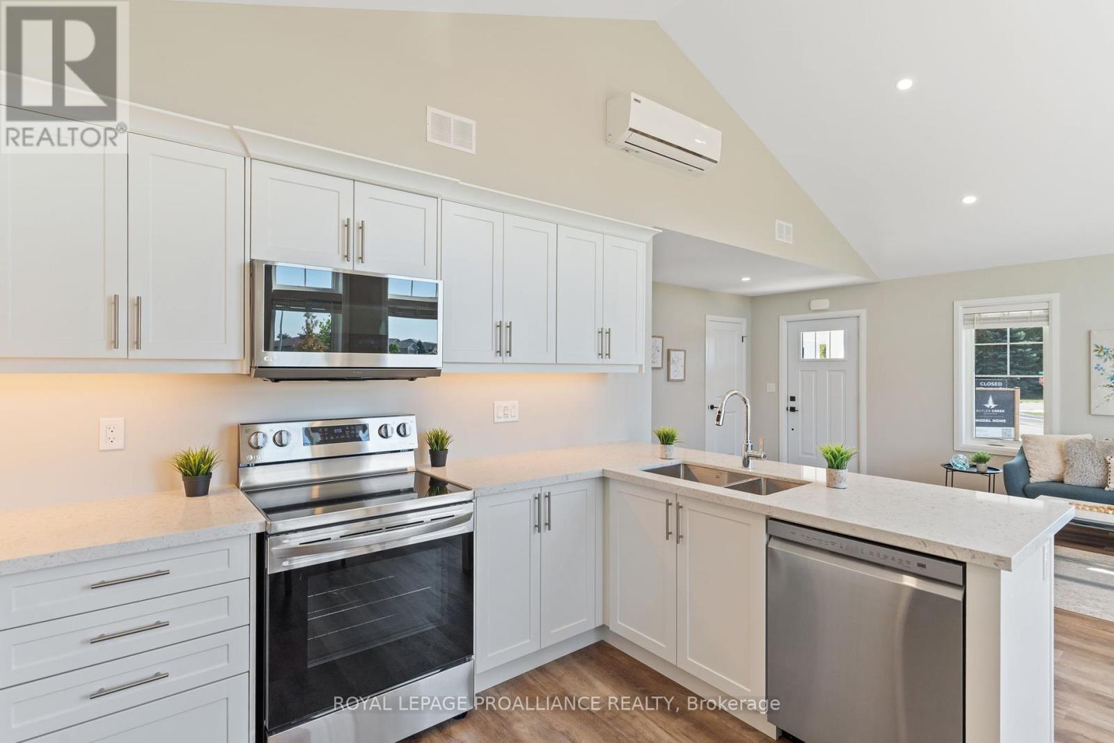 102 - 14 Meadowcreek Drive, Brighton, Ontario  K0K 1H0 - Photo 11 - X12413180