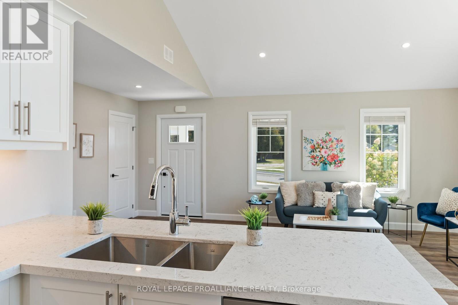 102 - 14 Meadowcreek Drive, Brighton, Ontario  K0K 1H0 - Photo 14 - X12413180