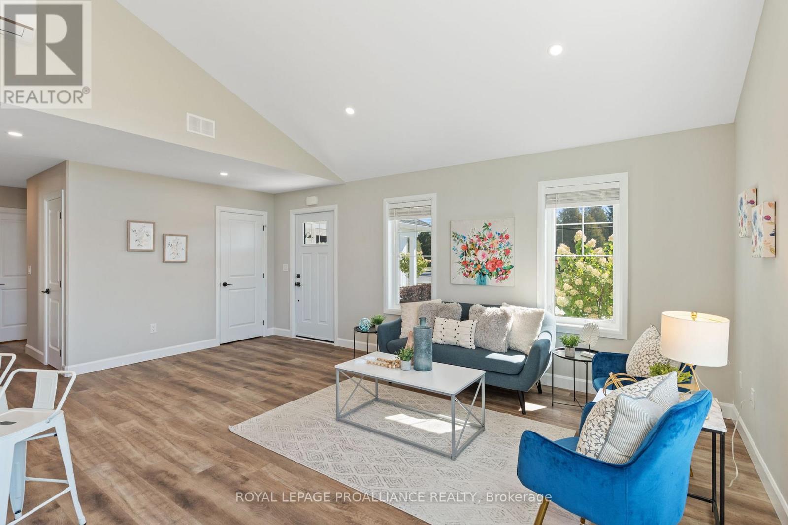 102 - 14 Meadowcreek Drive, Brighton, Ontario  K0K 1H0 - Photo 4 - X12413180