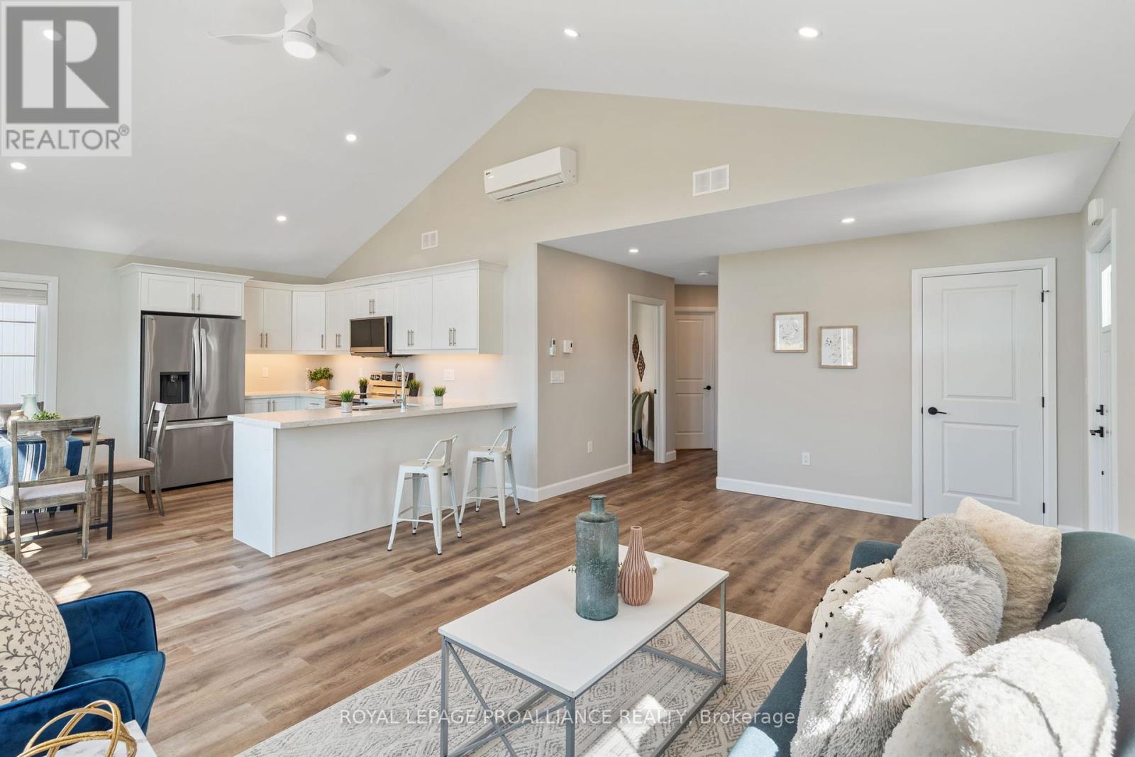 102 - 14 Meadowcreek Drive, Brighton, Ontario  K0K 1H0 - Photo 7 - X12413180