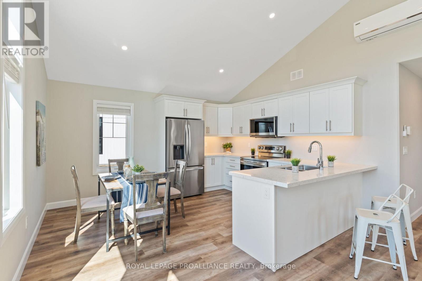 102 - 14 Meadowcreek Drive, Brighton, Ontario  K0K 1H0 - Photo 8 - X12413180