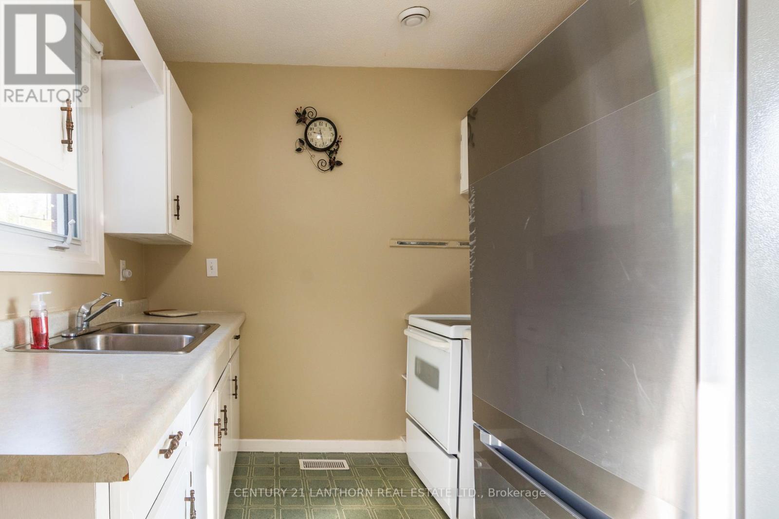 320 Smith Street, Brighton, Ontario  K0K 1H0 - Photo 10 - X12413268