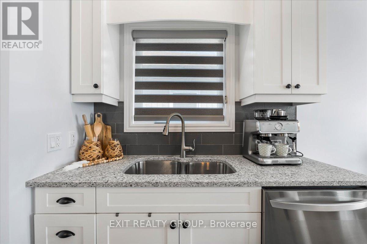 18 Gilbert Crescent, Prince Edward County, Ontario  K0K 3L0 - Photo 10 - X12413320