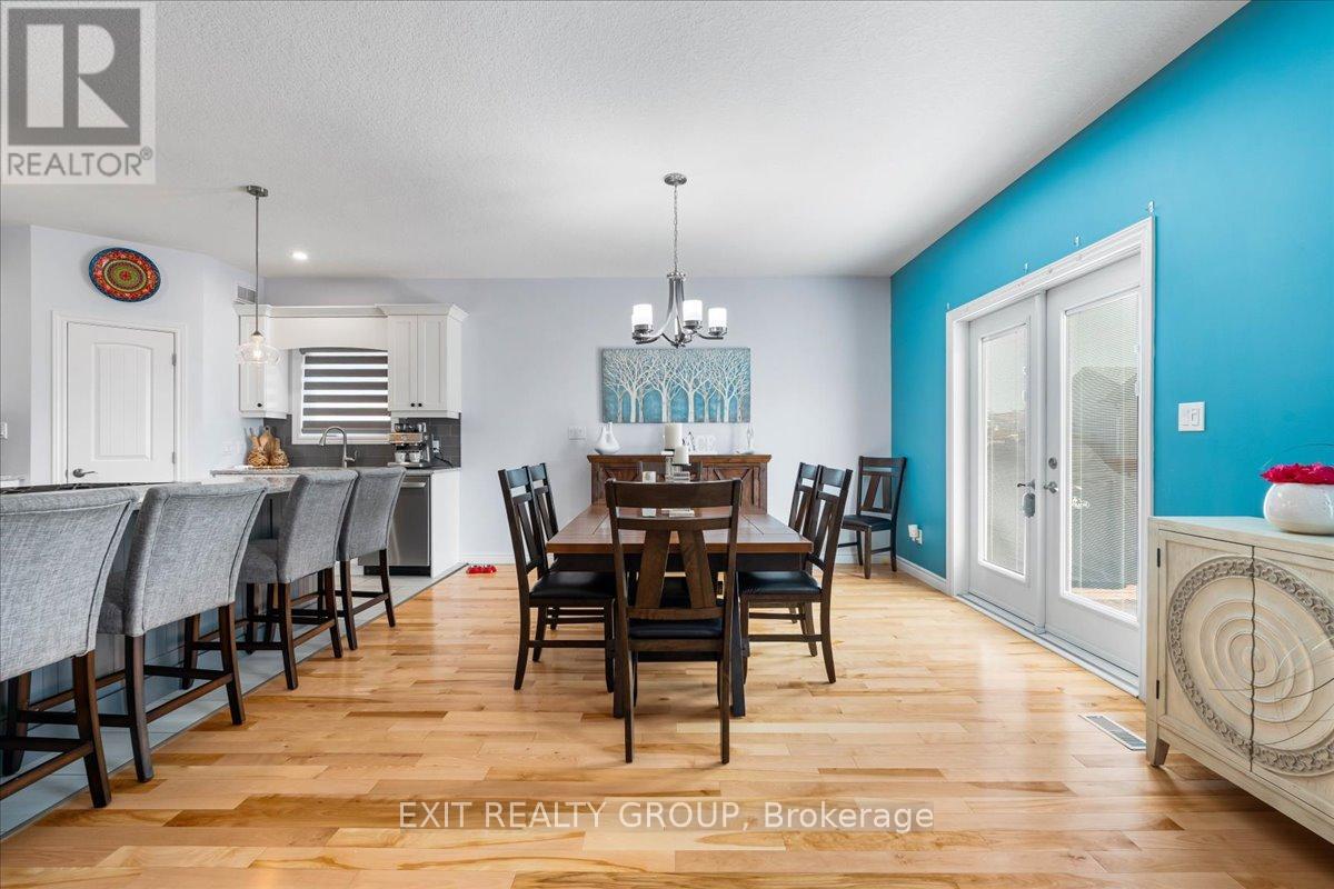 18 Gilbert Crescent, Prince Edward County, Ontario  K0K 3L0 - Photo 13 - X12413320