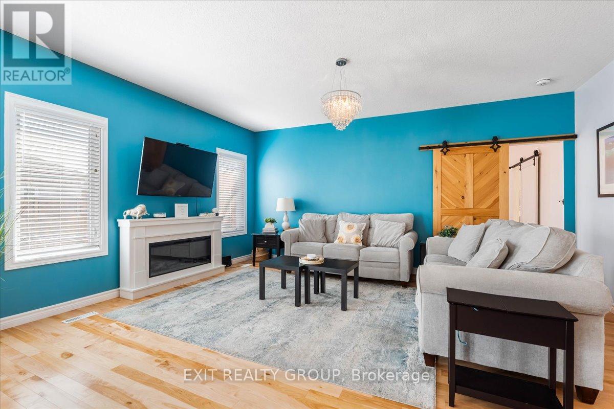18 Gilbert Crescent, Prince Edward County, Ontario  K0K 3L0 - Photo 17 - X12413320