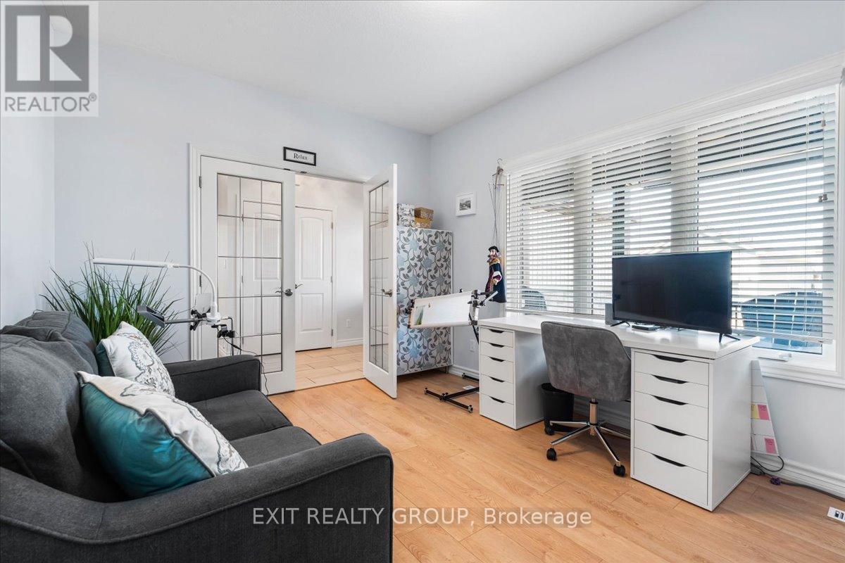 18 Gilbert Crescent, Prince Edward County, Ontario  K0K 3L0 - Photo 19 - X12413320