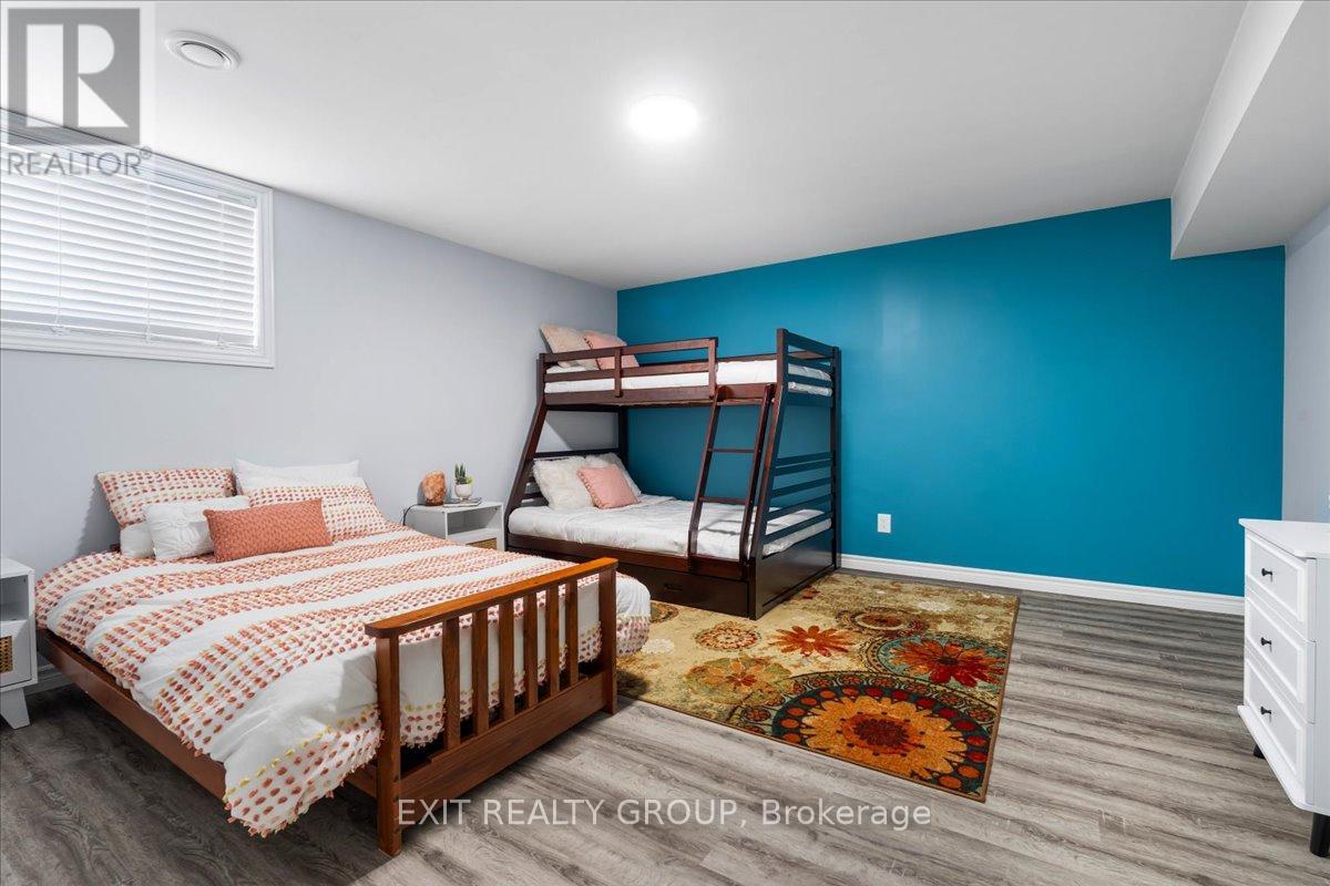 18 Gilbert Crescent, Prince Edward County, Ontario  K0K 3L0 - Photo 31 - X12413320