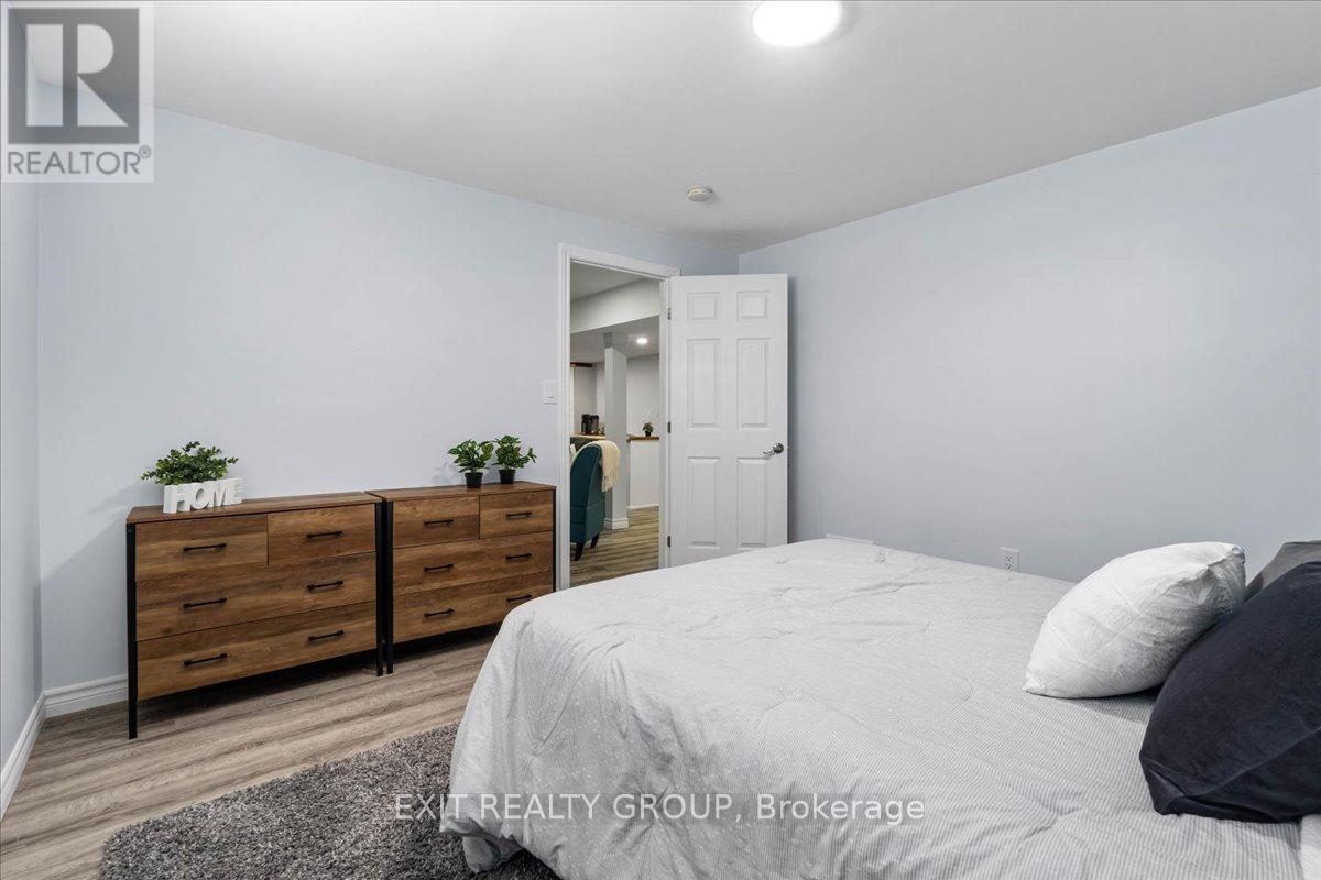 18 Gilbert Crescent, Prince Edward County, Ontario  K0K 3L0 - Photo 39 - X12413320