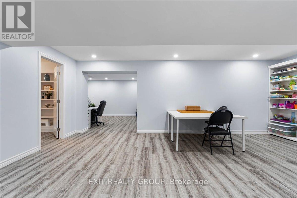 18 Gilbert Crescent, Prince Edward County, Ontario  K0K 3L0 - Photo 40 - X12413320