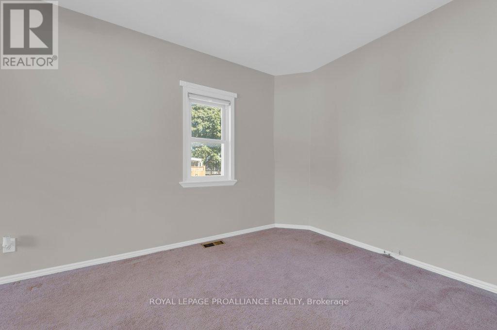 9 Wilkins Street, Belleville, Ontario  K8P 1P2 - Photo 10 - X12413422