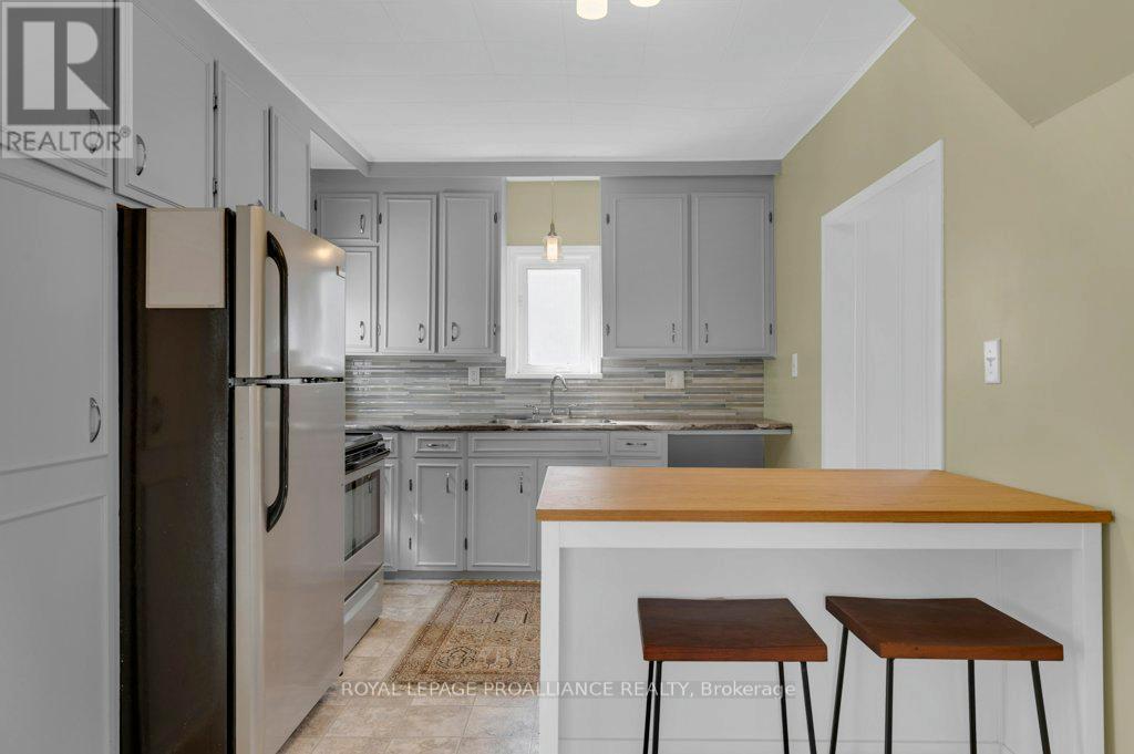 9 Wilkins Street, Belleville, Ontario  K8P 1P2 - Photo 11 - X12413422