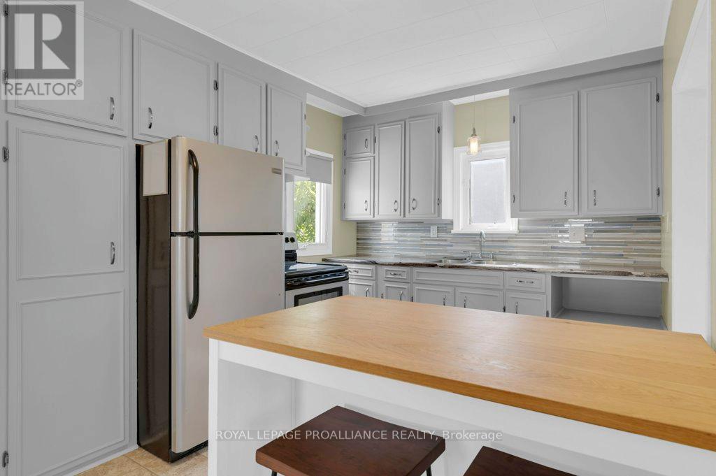 9 Wilkins Street, Belleville, Ontario  K8P 1P2 - Photo 12 - X12413422