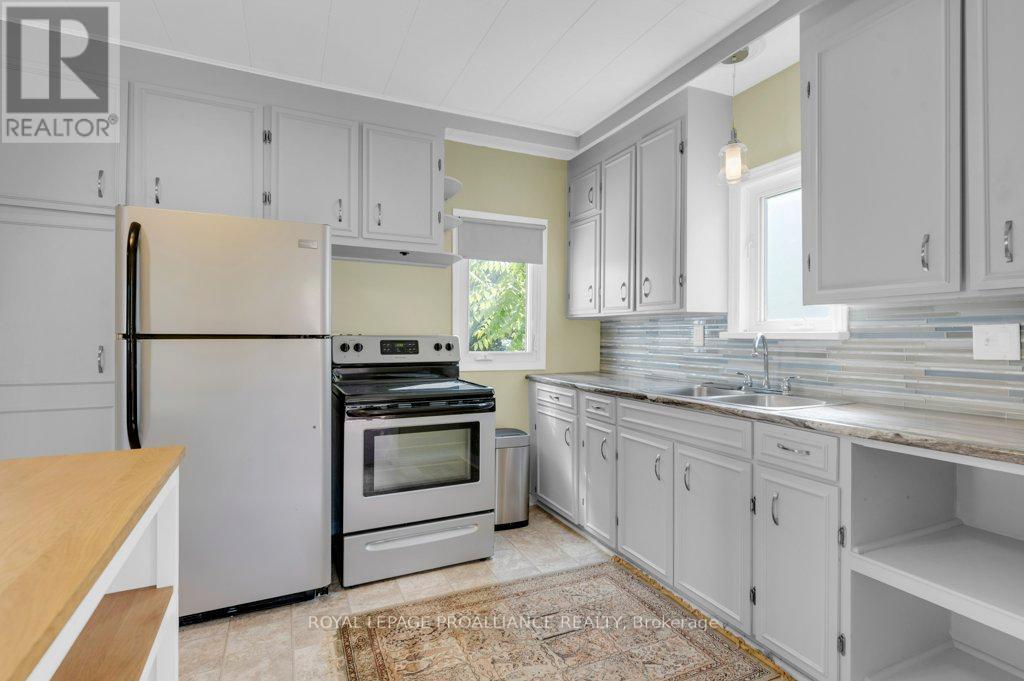 9 Wilkins Street, Belleville, Ontario  K8P 1P2 - Photo 13 - X12413422