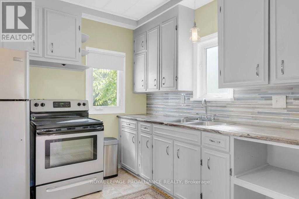 9 Wilkins Street, Belleville, Ontario  K8P 1P2 - Photo 14 - X12413422