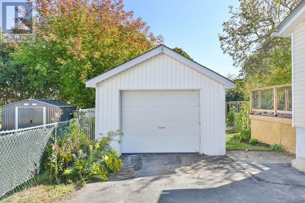 9 Wilkins Street, Belleville, Ontario  K8P 1P2 - Photo 37 - X12413422