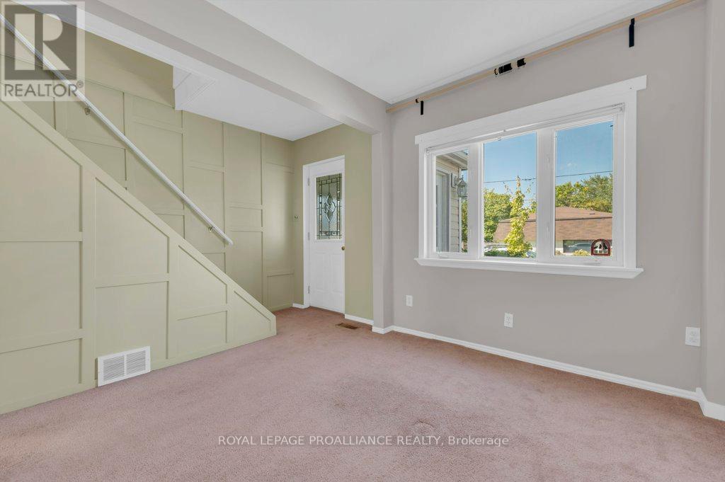 9 Wilkins Street, Belleville, Ontario  K8P 1P2 - Photo 6 - X12413422