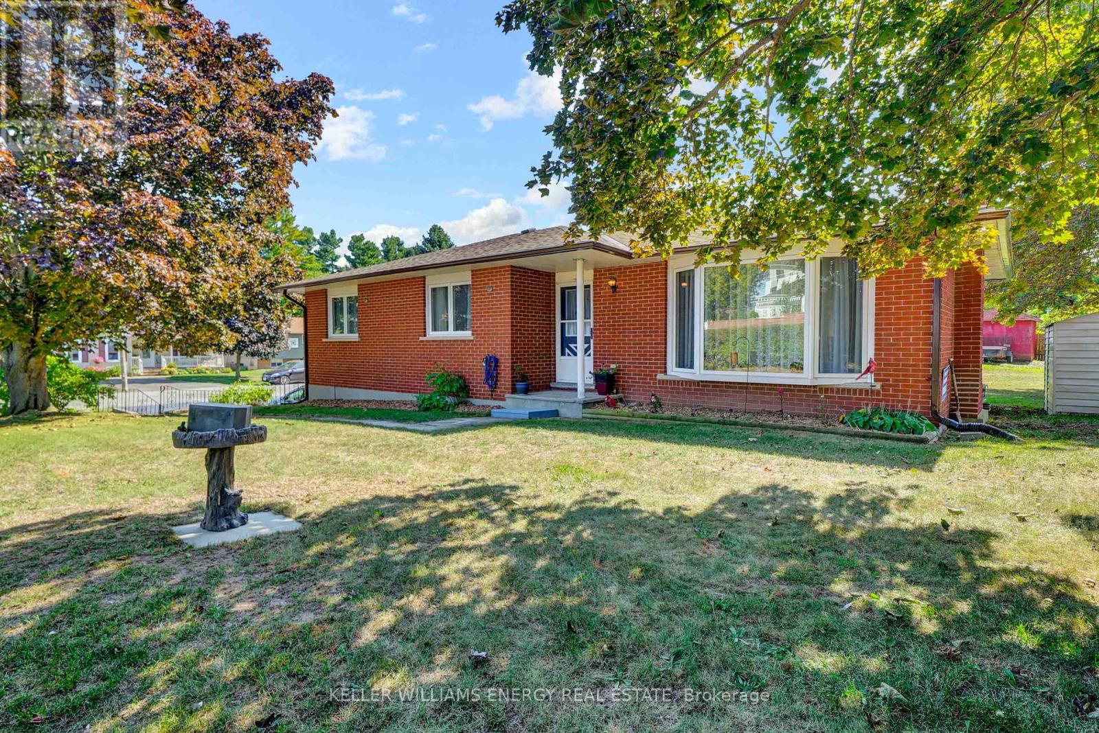 2 ARGYLE CRESCENT, Prince Edward County, Ontario