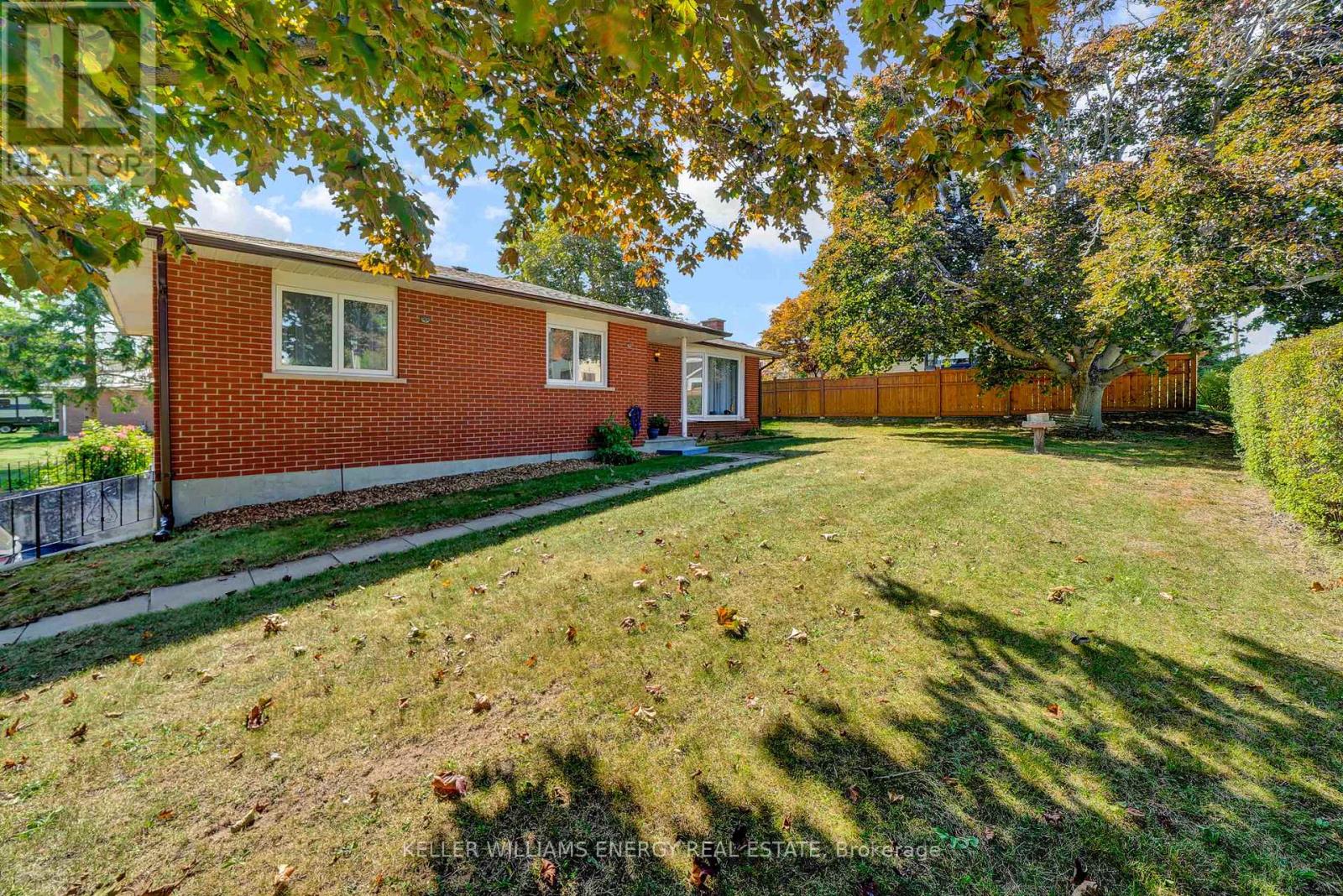 2 Argyle Crescent, Prince Edward County, Ontario  K0K 2T0 - Photo 30 - X12413627