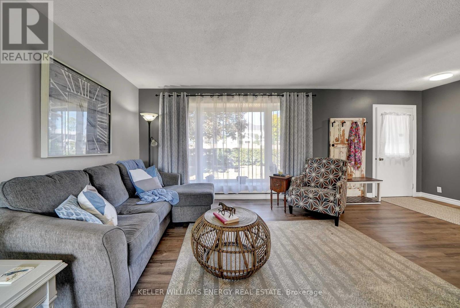 2 Argyle Crescent, Prince Edward County, Ontario  K0K 2T0 - Photo 4 - X12413627
