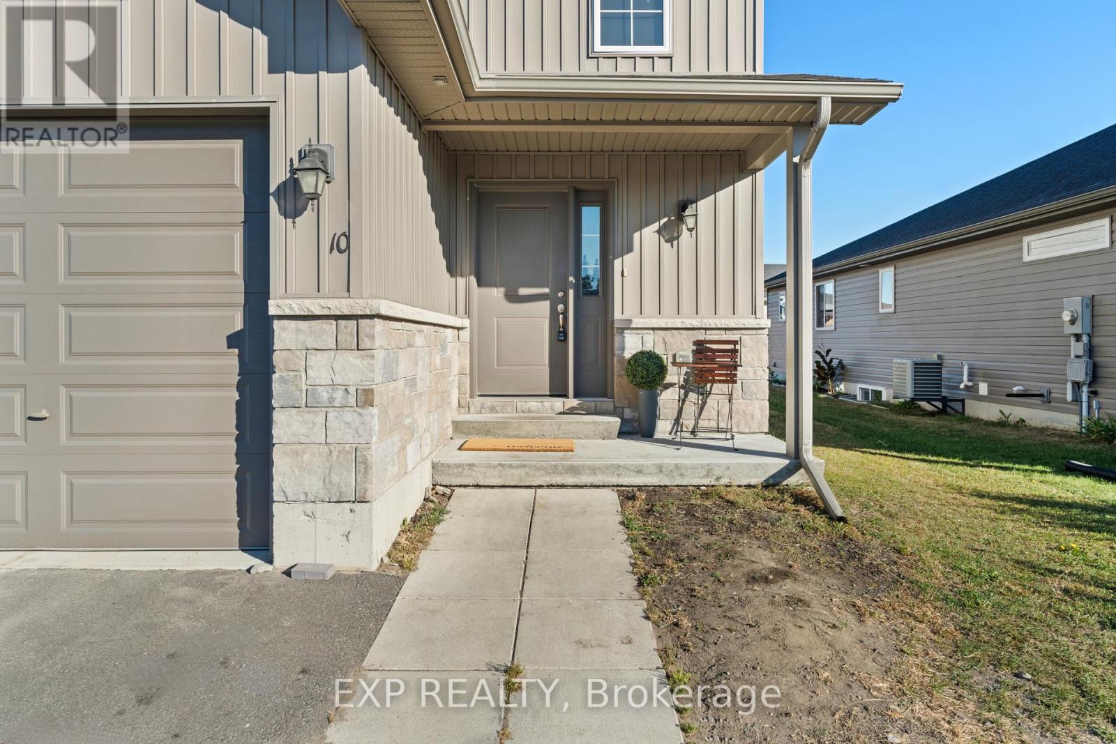 10 Cobblestone Street, Belleville, Ontario  K8P 0E4 - Photo 3 - X12414636