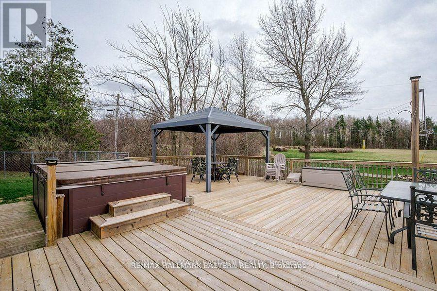 1755a Salem Road, Prince Edward County, Ontario  K0K 1T0 - Photo 24 - X12415272