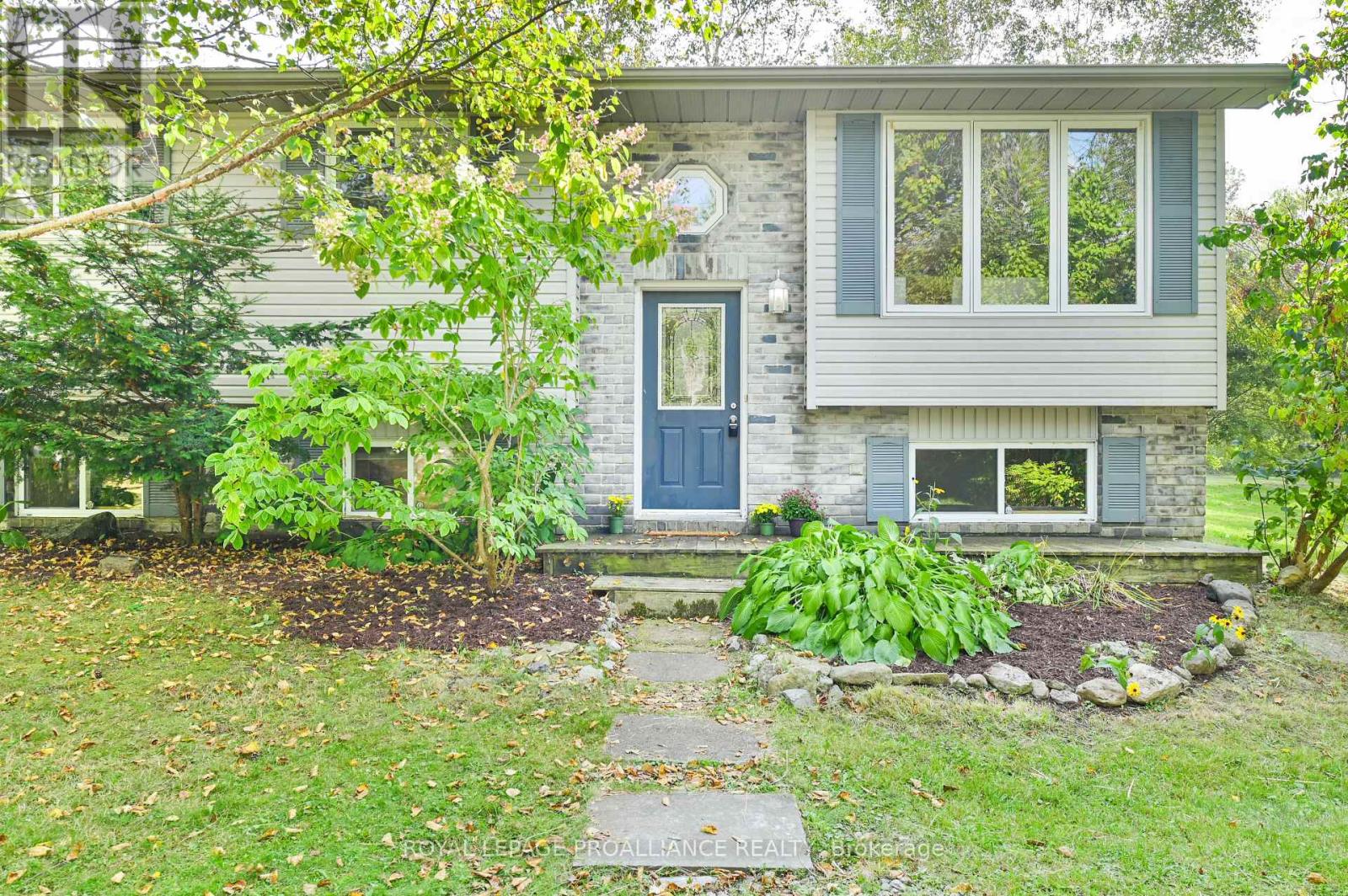 21289 Loyalist Parkway, Prince Edward County, Ontario  K0K 1L0 - Photo 5 - X12415586