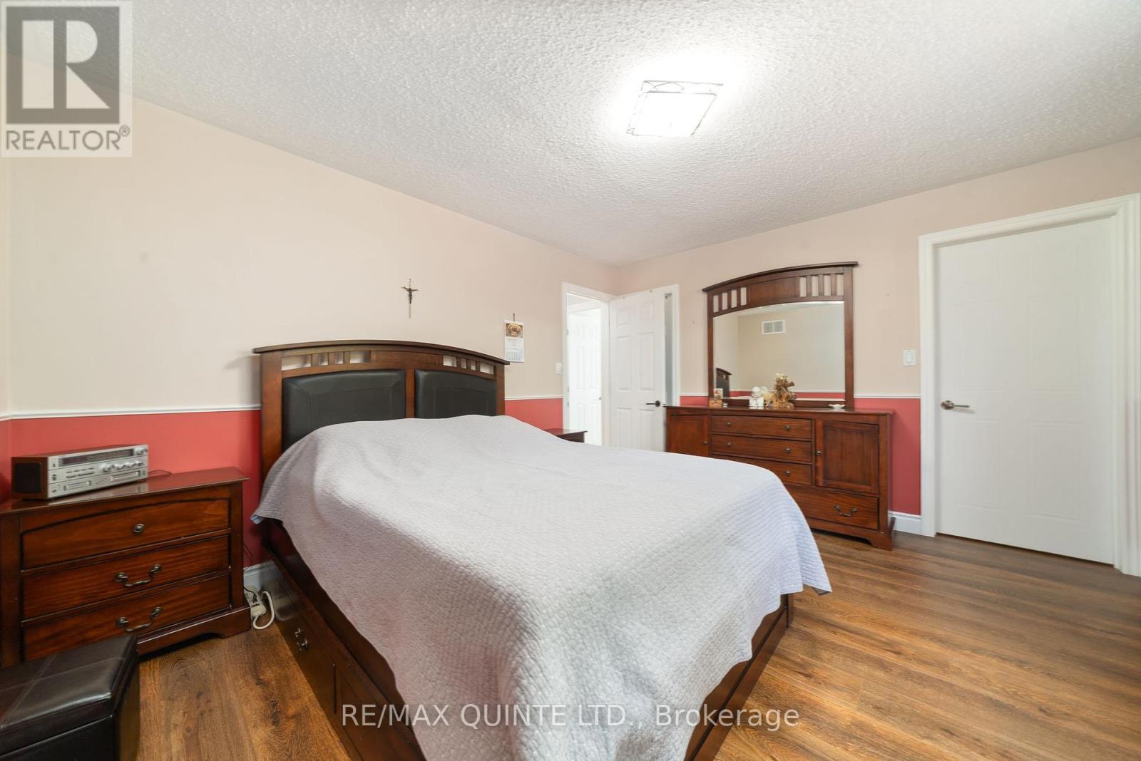 2 Marchmont Place, Belleville, Ontario  K8P 5E4 - Photo 16 - X12416840