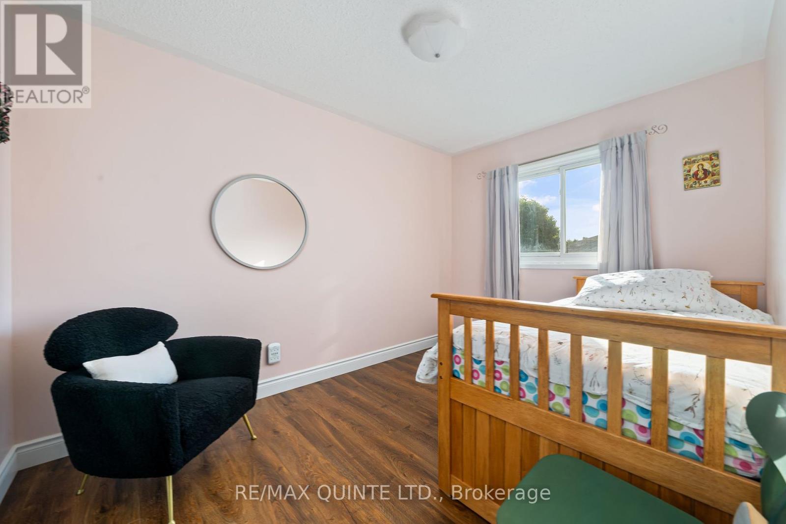2 Marchmont Place, Belleville, Ontario  K8P 5E4 - Photo 18 - X12416840