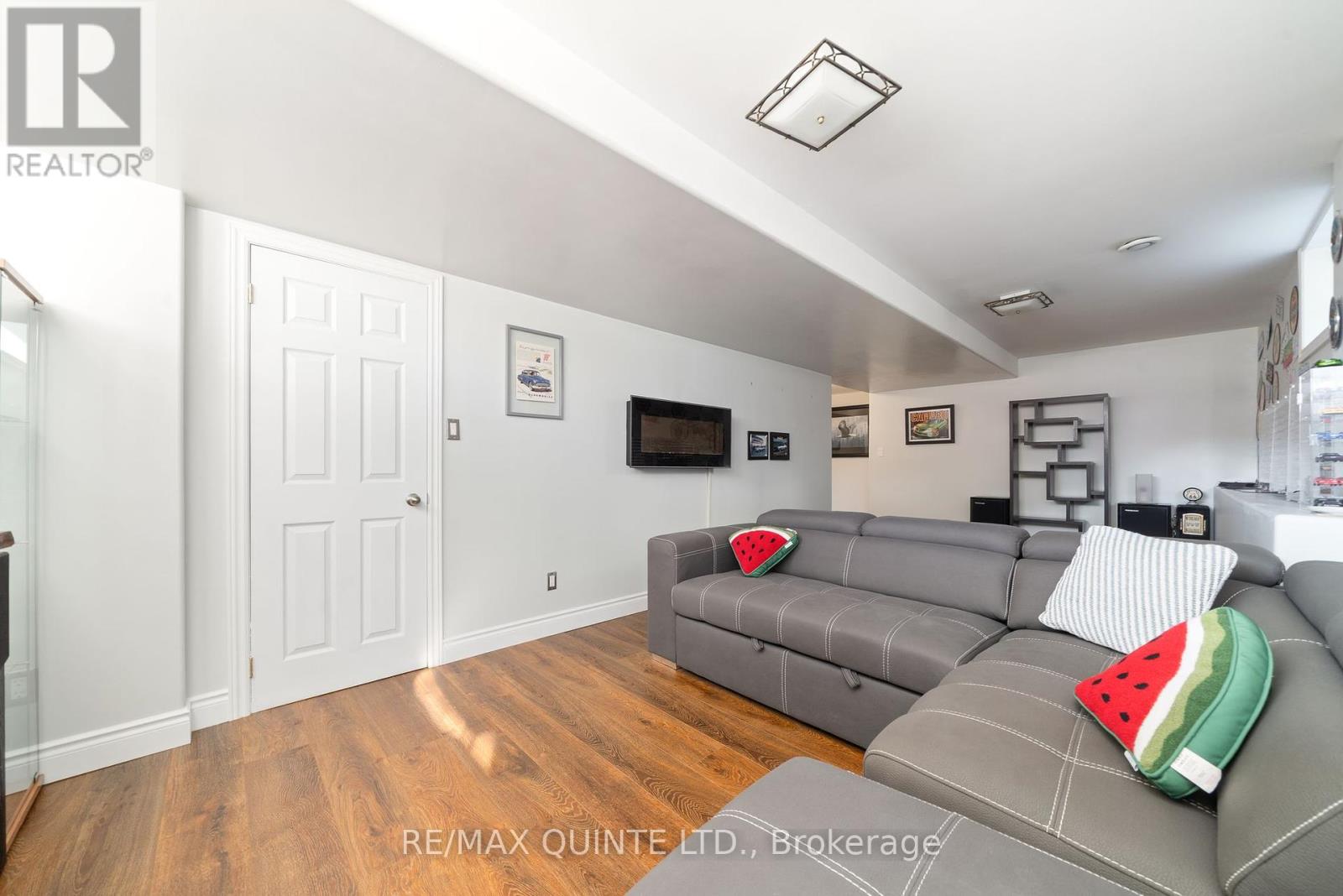 2 Marchmont Place, Belleville, Ontario  K8P 5E4 - Photo 22 - X12416840
