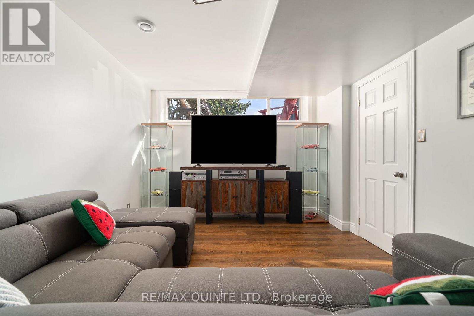 2 Marchmont Place, Belleville, Ontario  K8P 5E4 - Photo 23 - X12416840