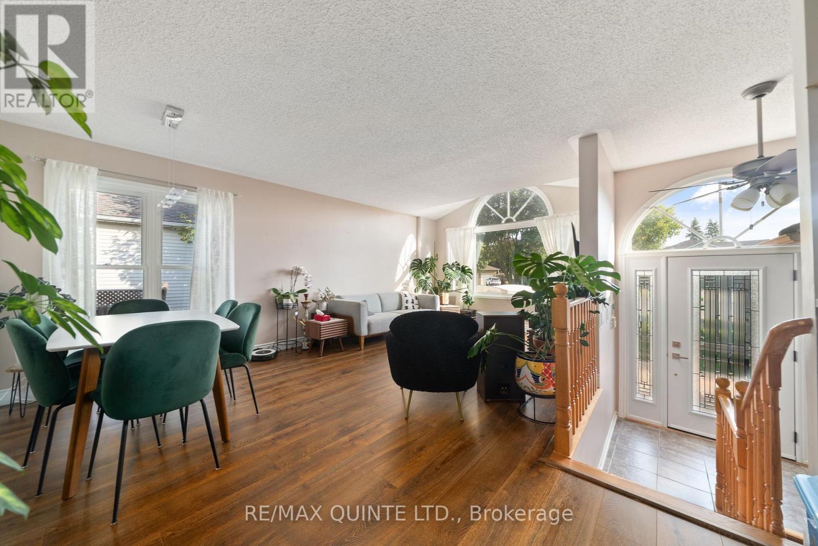 2 Marchmont Place, Belleville, Ontario  K8P 5E4 - Photo 5 - X12416840