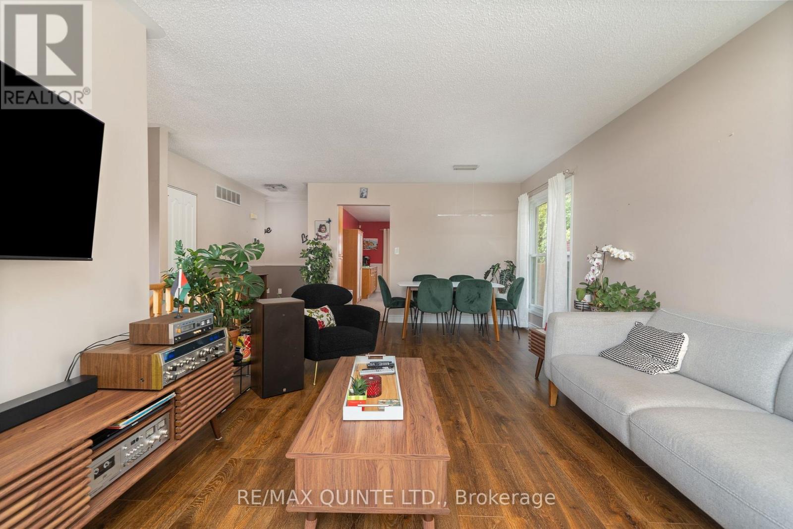 2 Marchmont Place, Belleville, Ontario  K8P 5E4 - Photo 7 - X12416840