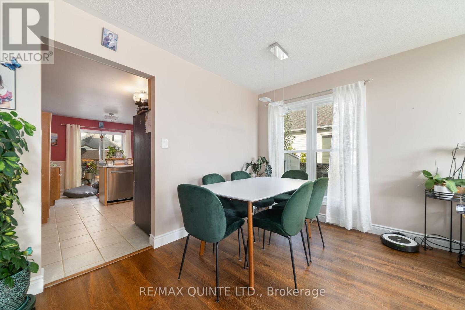 2 Marchmont Place, Belleville, Ontario  K8P 5E4 - Photo 9 - X12416840