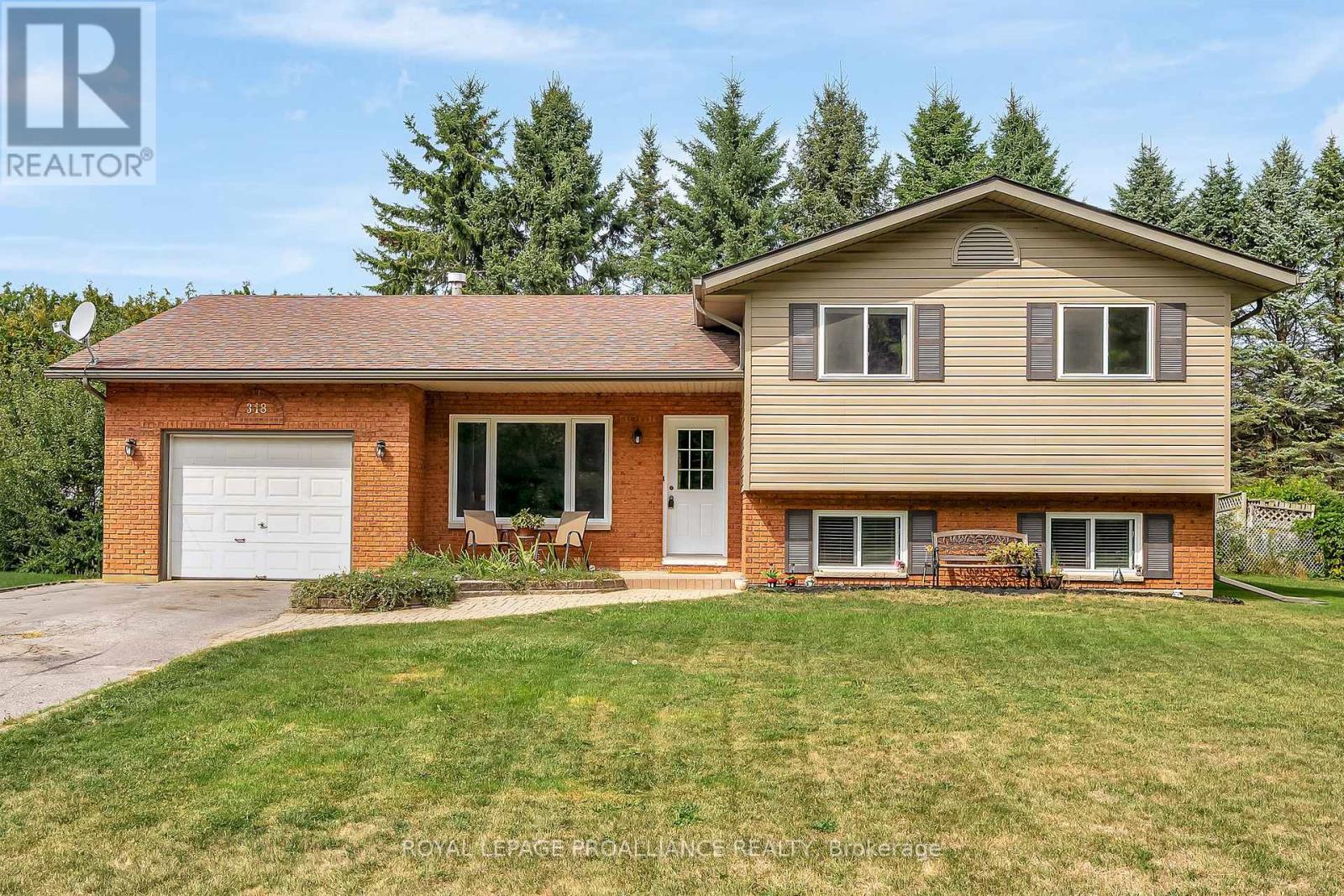 318 RAGLAN STREET, Brighton, Ontario