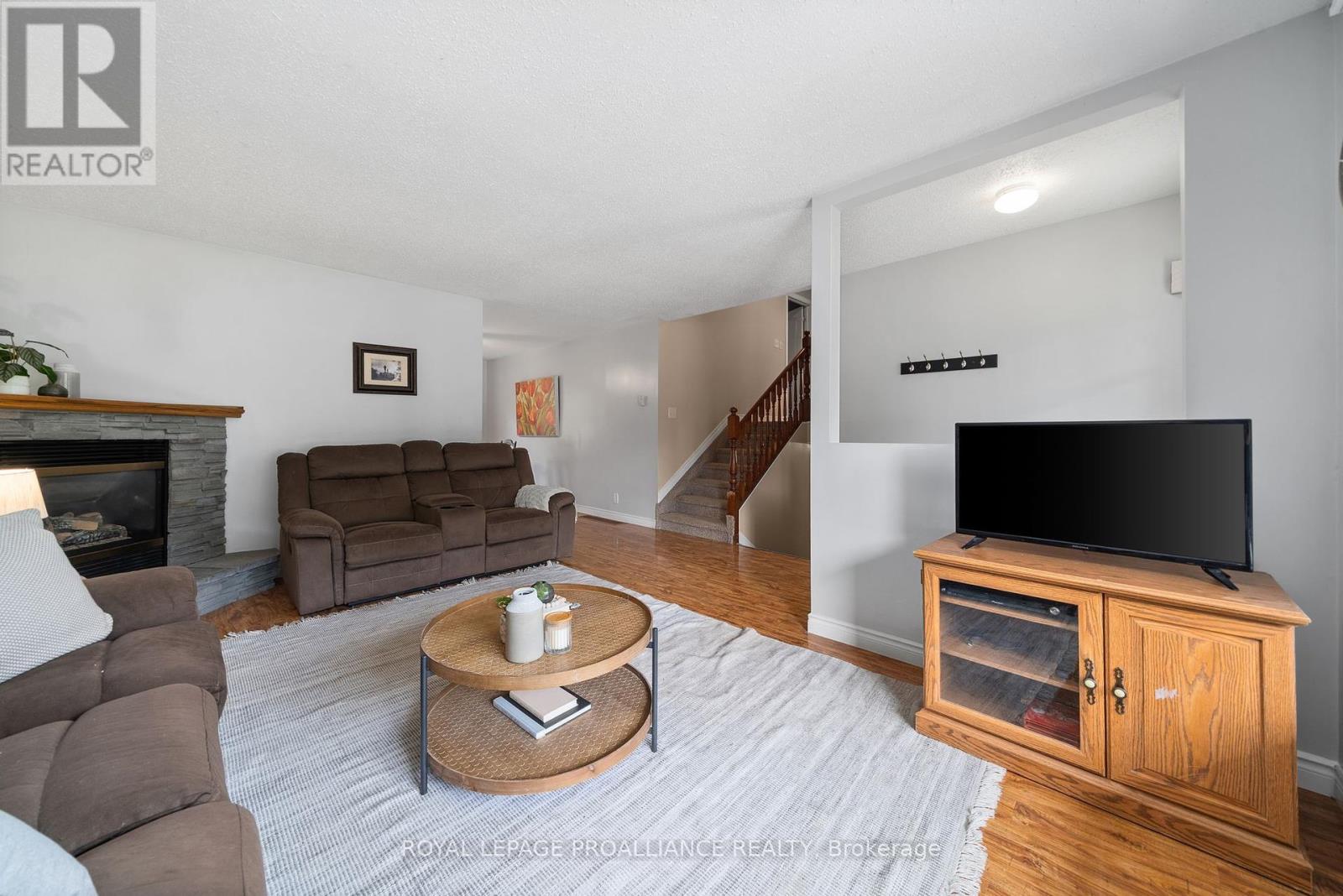 318 Raglan Street, Brighton, Ontario  K0K 1H0 - Photo 10 - X12418453