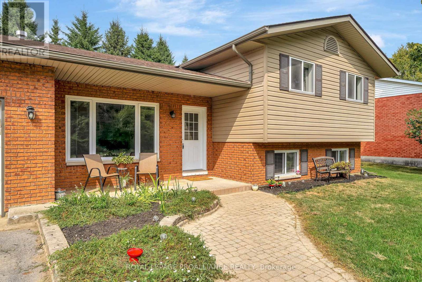 318 Raglan Street, Brighton, Ontario  K0K 1H0 - Photo 3 - X12418453