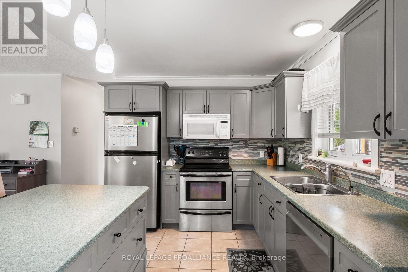 8 Oriole Crescent, Hamilton Township, Ontario  K0K 1C0 - Photo 14 - X12419160