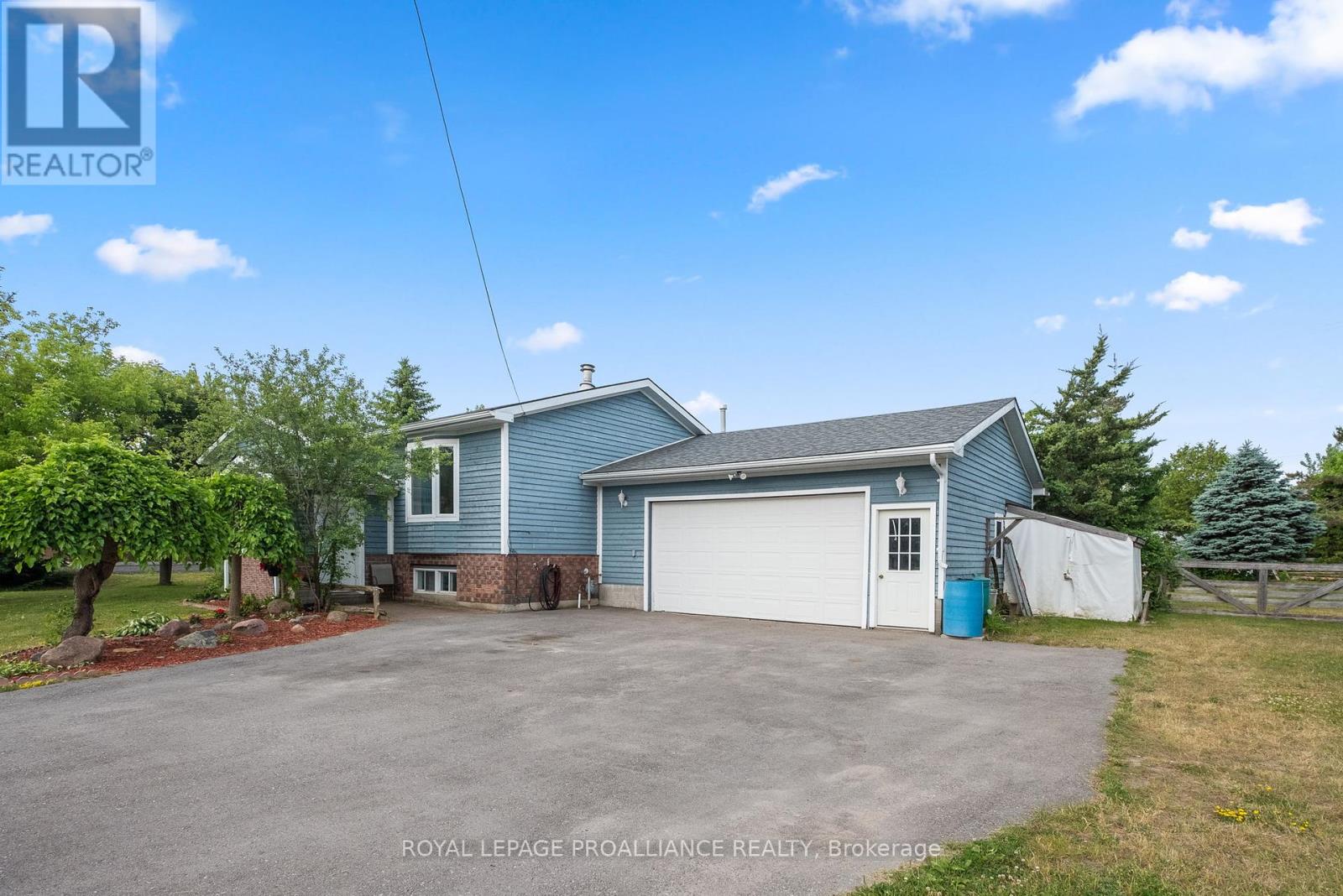 8 Oriole Crescent, Hamilton Township, Ontario  K0K 1C0 - Photo 2 - X12419160